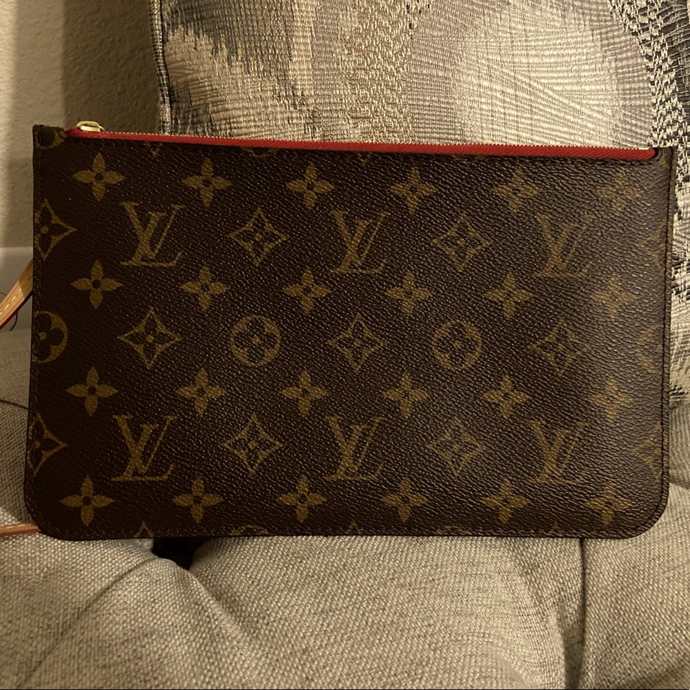 Louis Vuitton Neverfull MM/GM Cherry Monogram Wristlet/Pouch/Clutch (CA3117)🌸